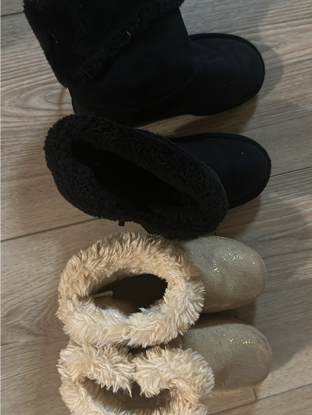 Cat & Jack Kids Cozy Boots in Black and Cream Sparkle